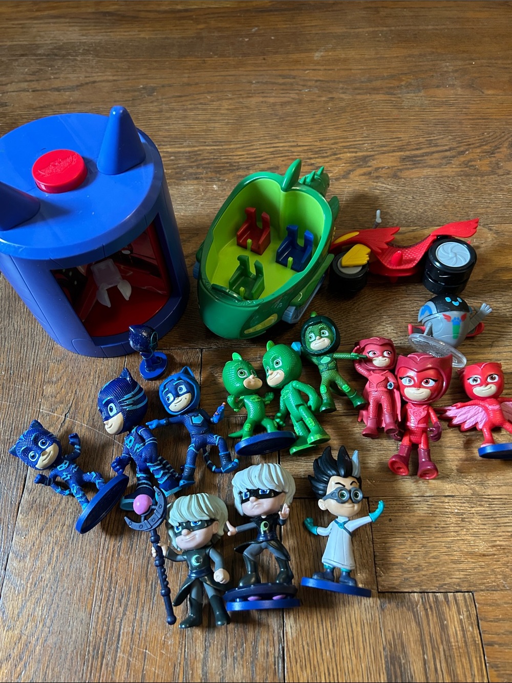 PJ Masks Figures, Vehicles & Changer
